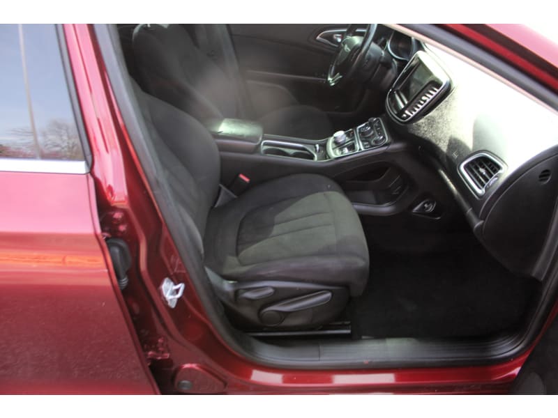 Chrysler 200 2015 price $9,500