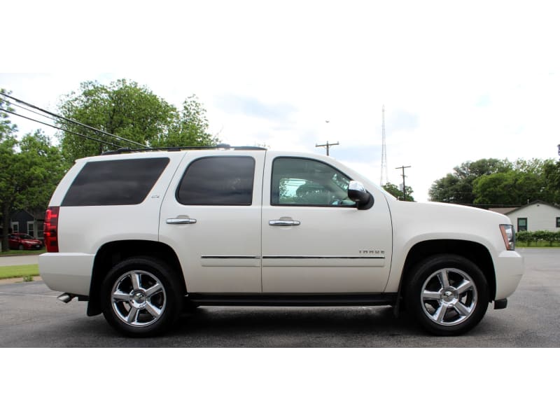 Chevrolet Tahoe 2012 price $15,400