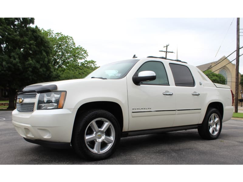 Chevrolet Avalanche 2013 price $21,400