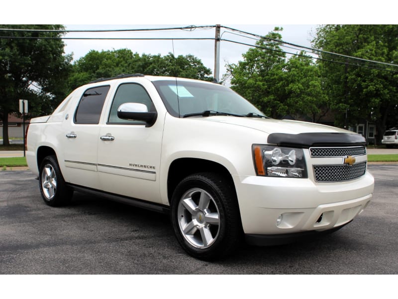 Chevrolet Avalanche 2013 price $21,400