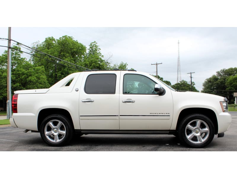 Chevrolet Avalanche 2013 price $21,400