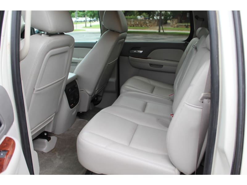 Chevrolet Avalanche 2013 price $21,400