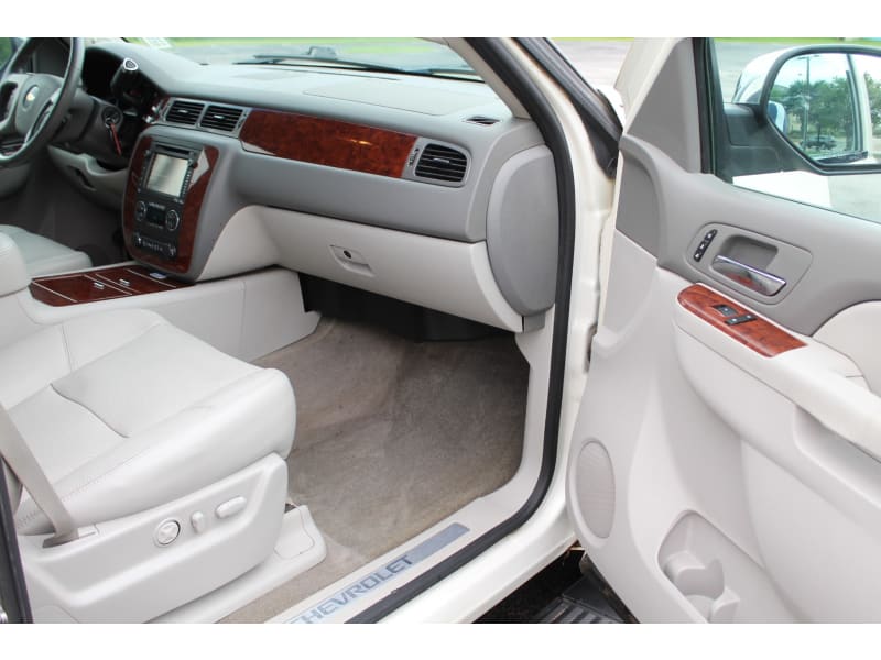 Chevrolet Avalanche 2013 price $21,400