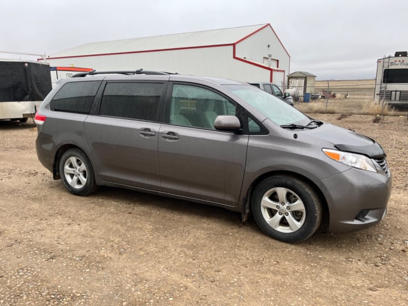 Toyota Sienna 2012 price $10,500