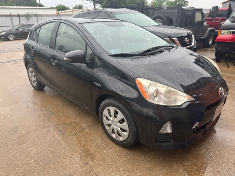 Toyota Prius c 2013 price $5,900