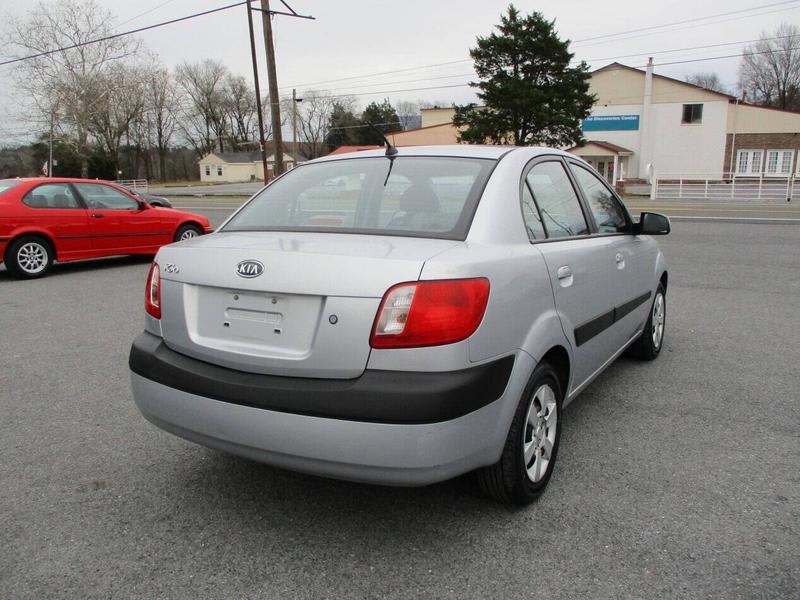 Kia Rio 2006 price $4,995