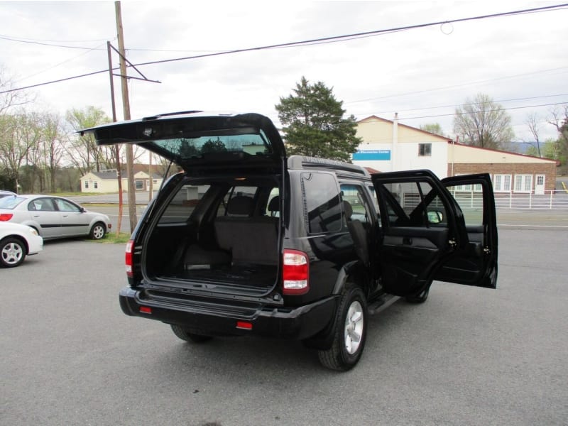 Nissan Pathfinder 2004 price $5,995