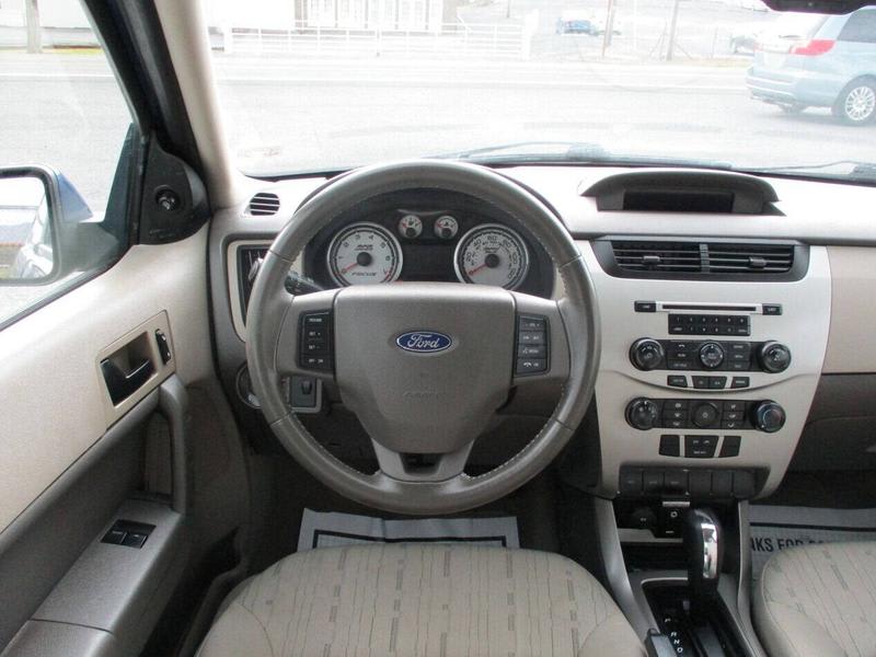 Ford Focus 2009 price $7,495