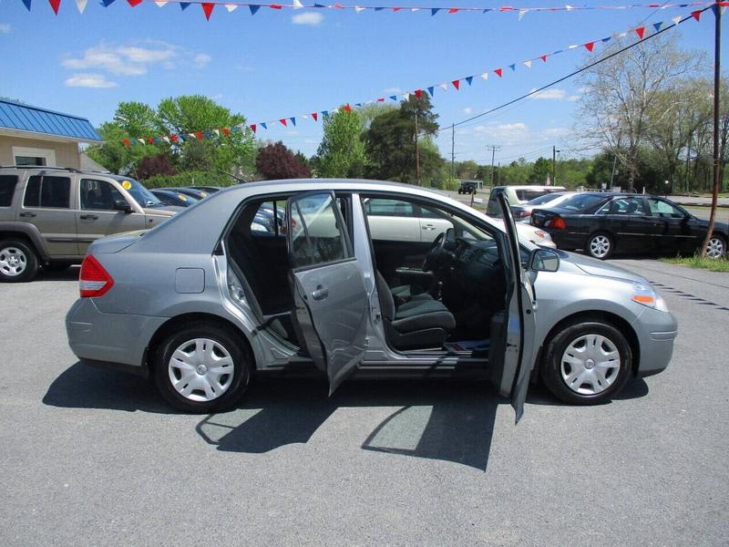 Nissan Versa 2010 price $5,995