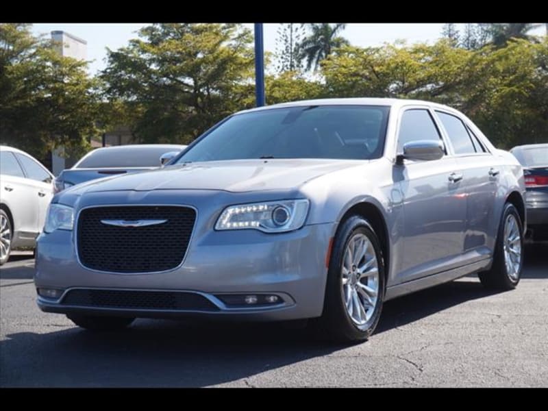 Chrysler 300 2016 price $15,995