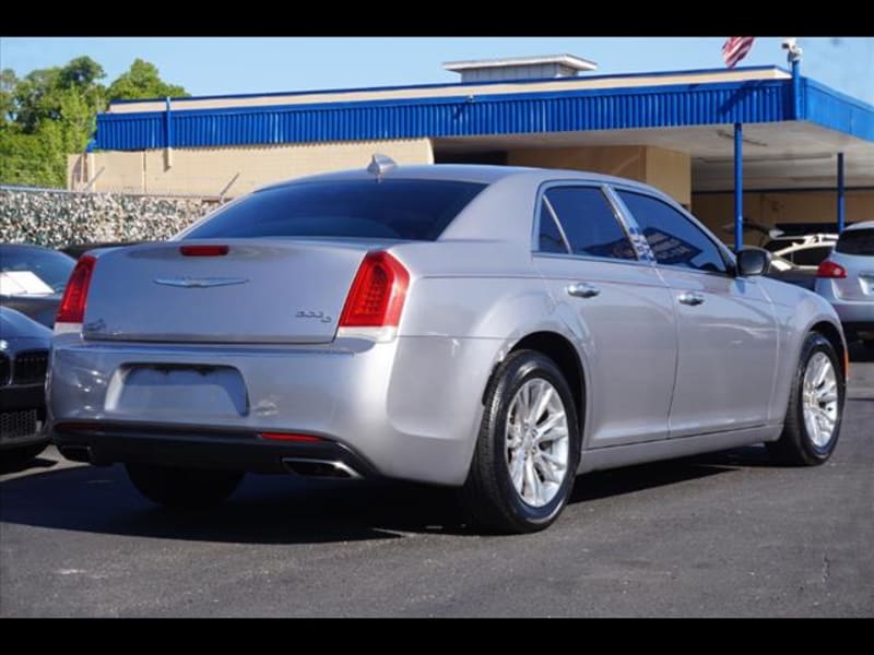 Chrysler 300 2016 price $15,995