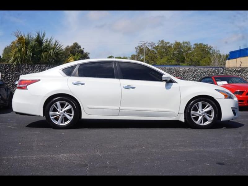 Nissan Altima 2015 price $9,995