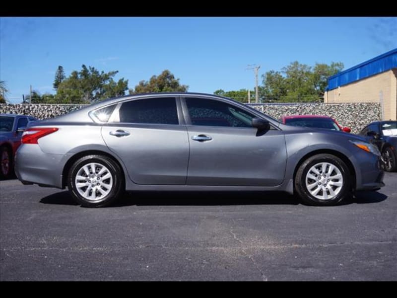 Nissan Altima 2017 price $13,888