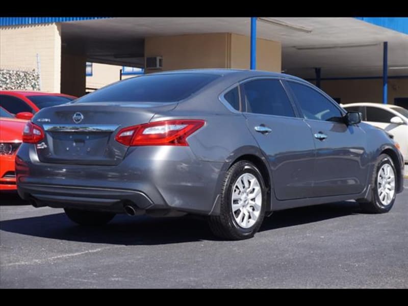 Nissan Altima 2017 price $14,900