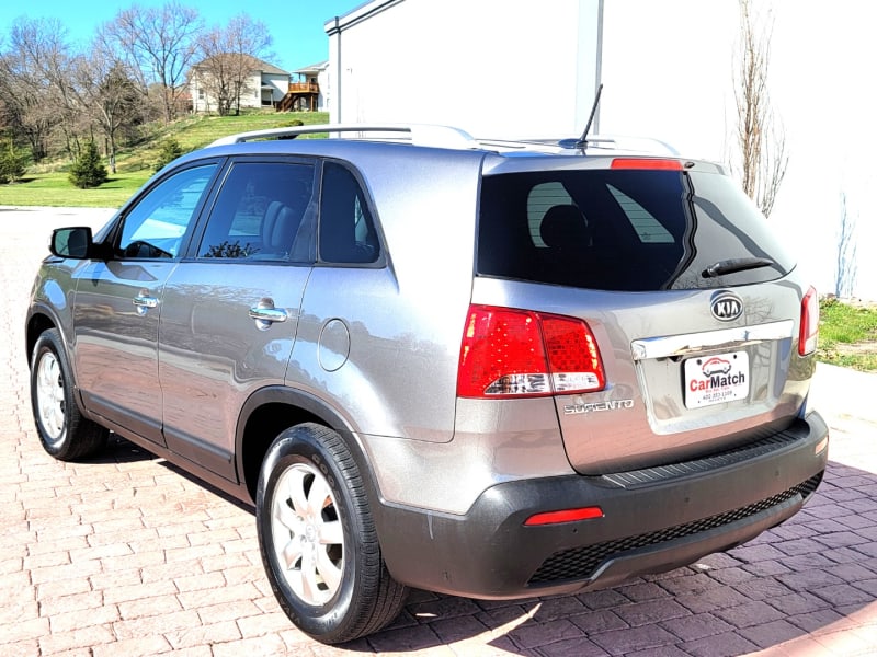 Kia Sorento 2012 price $7,395