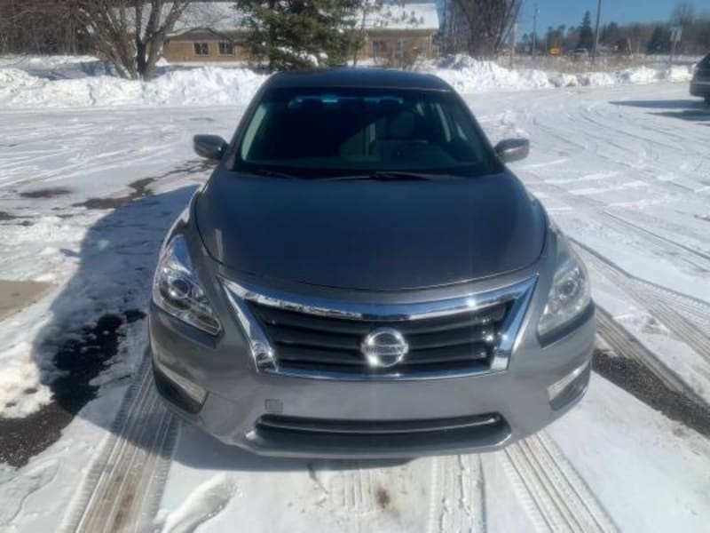 Nissan Altima 2014 price $9,999