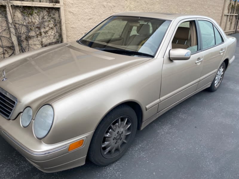 Mercedes-Benz E-Class 2000 price $4,950