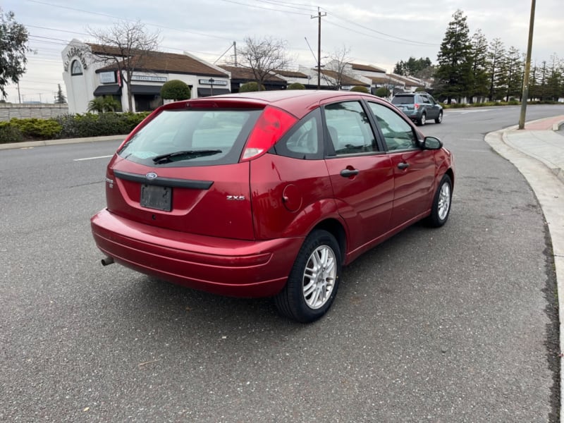 Ford Focus 2005 price $4,950