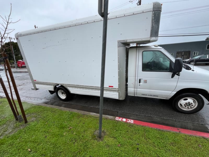 Ford Econoline Cutaway 2006 price $14,950