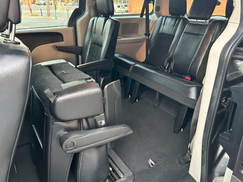 Dodge Grand Caravan 2019 price $15,899