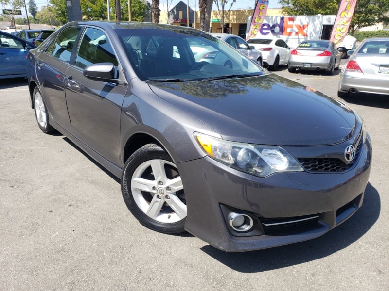 Toyota Camry 2014 price $13,689