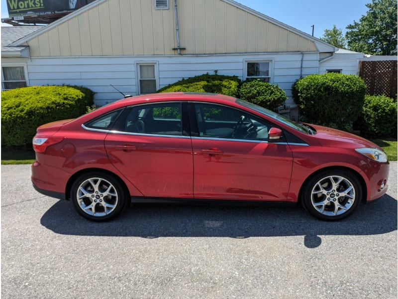 Ford Focus 2012 price $5,995