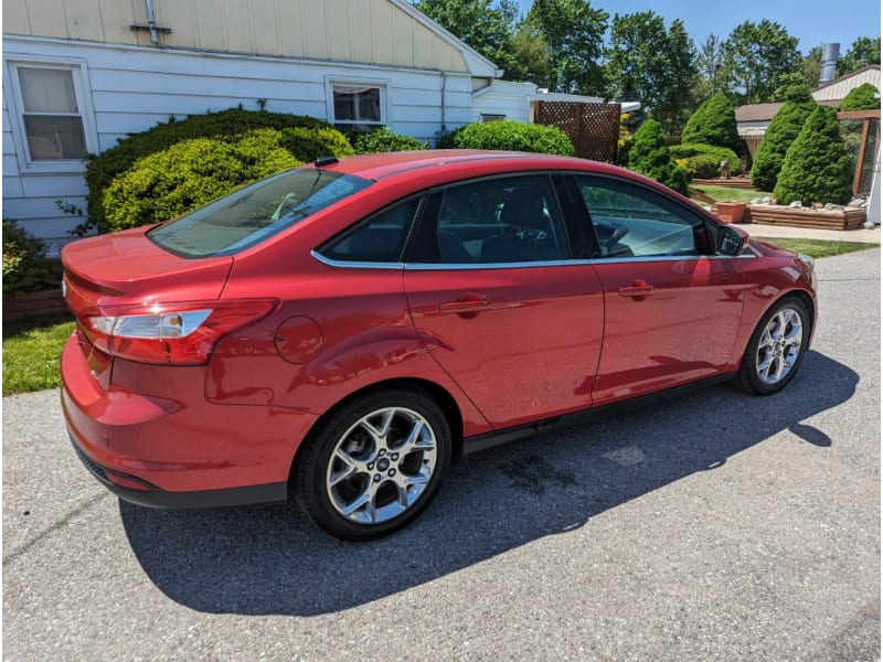 Ford Focus 2012 price $5,995