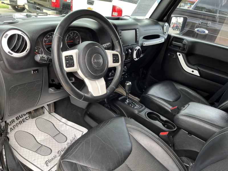 Jeep Wrangler Unlimited 2015 price $24,995