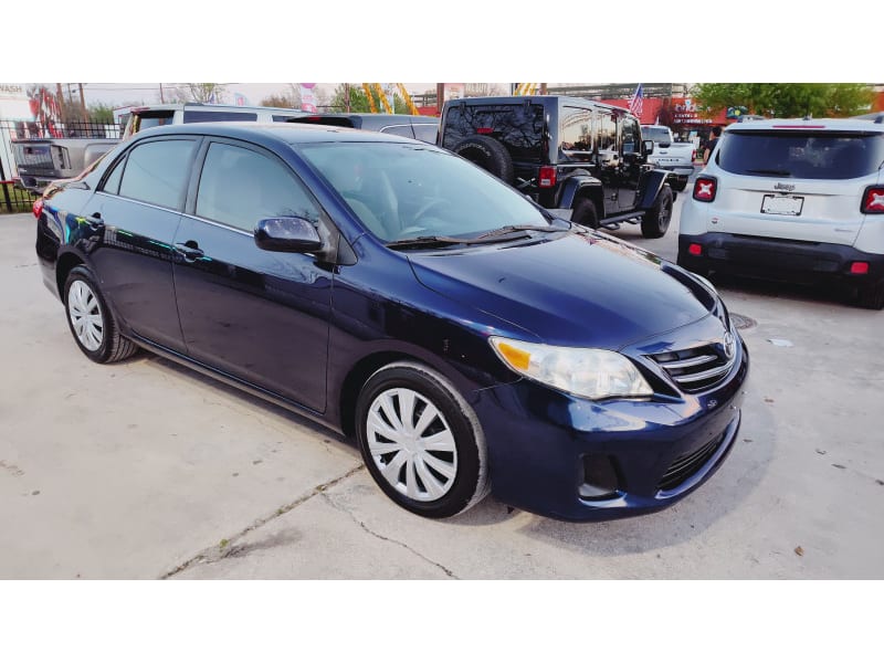 Toyota Corolla 2013 price $11,995