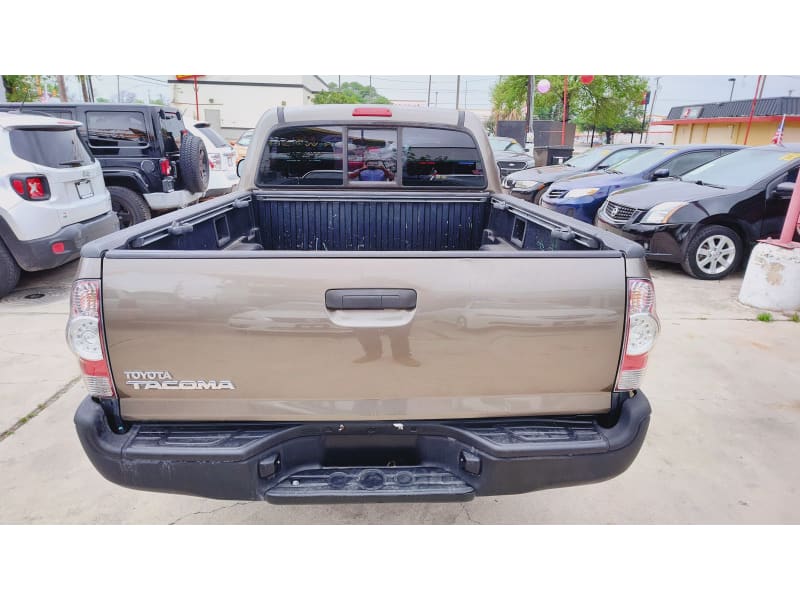 Toyota Tacoma 2010 price $10,995