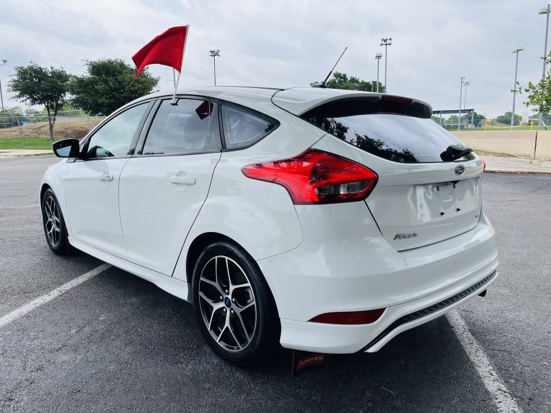 Ford Focus 2016 price $9,995