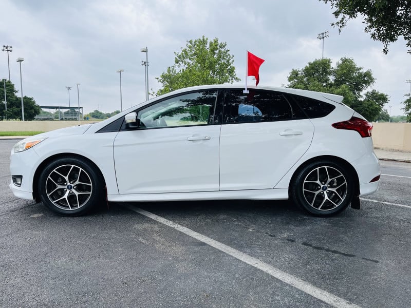 Ford Focus 2016 price $9,995