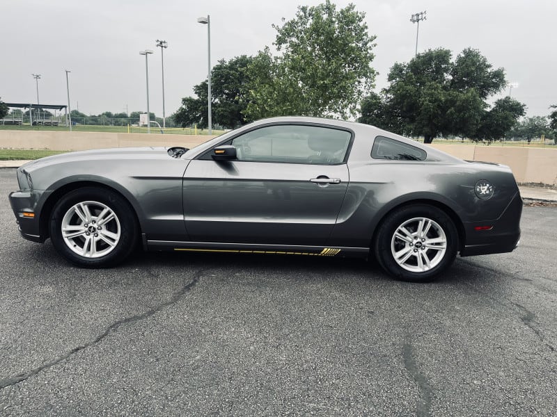 Ford Mustang 2013 price $9,995