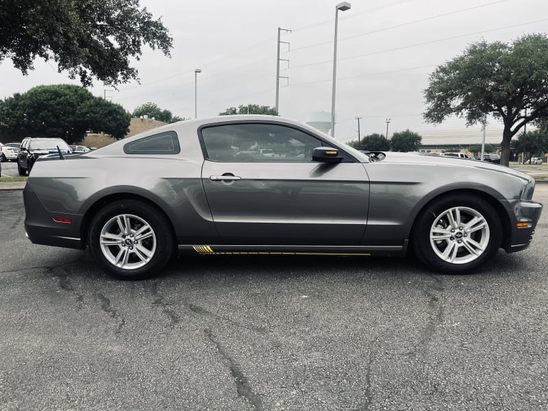 Ford Mustang 2013 price $9,995