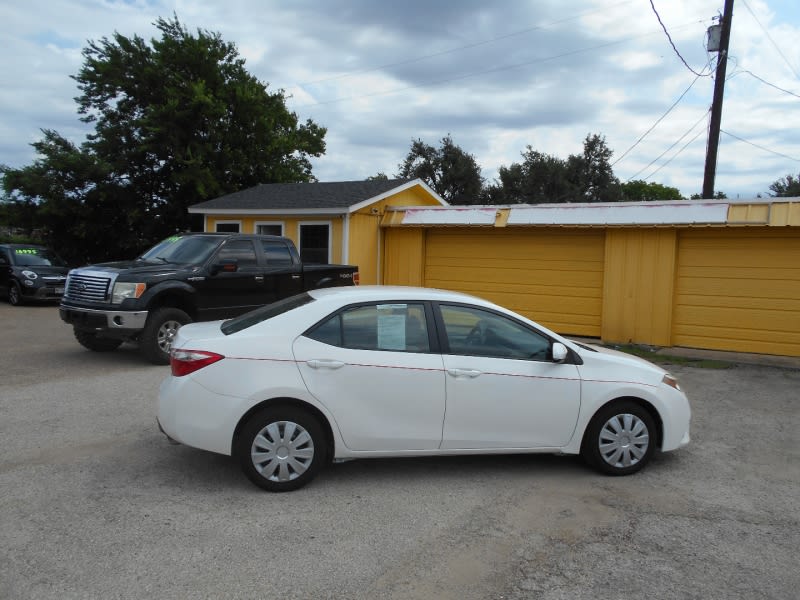 Toyota Corolla 2015 price $14,000