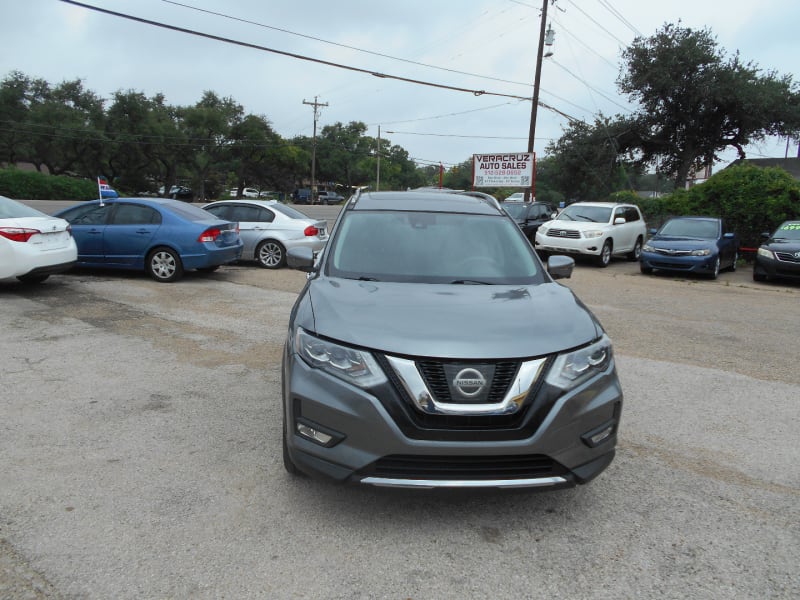 Nissan Rogue 2017 price $18,500