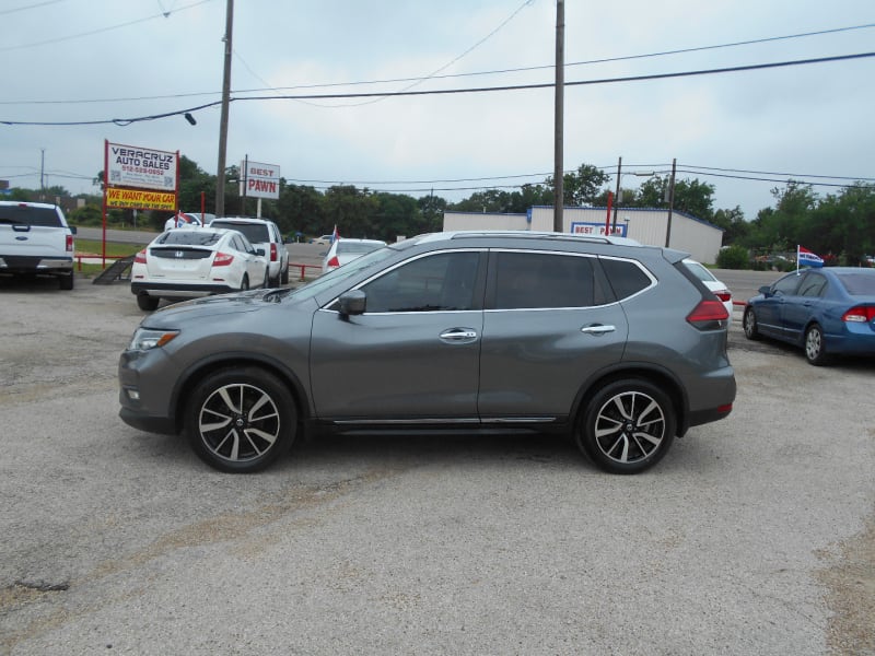 Nissan Rogue 2017 price $18,500