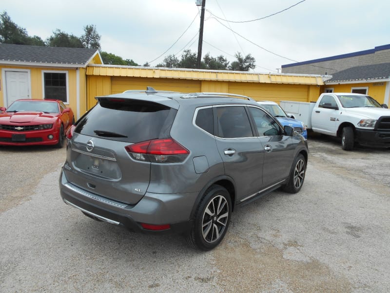 Nissan Rogue 2017 price $18,500