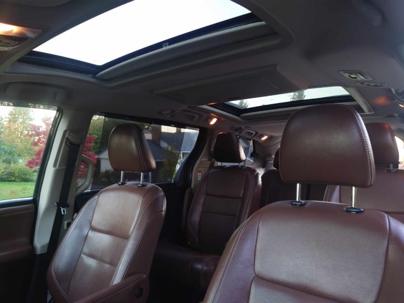 Toyota Sienna 2020 price $37,500