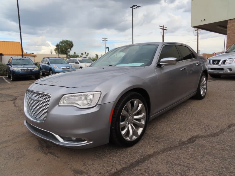 Chrysler 300 2018 price $18,995