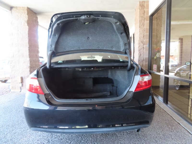 Toyota Camry Hybrid 2015 price $21,995