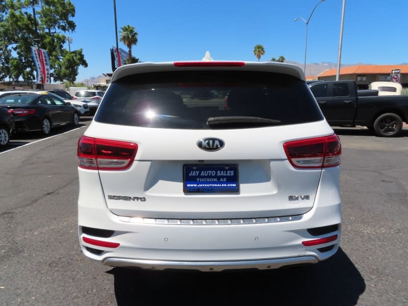 Kia Sorento 2016 price $18,995