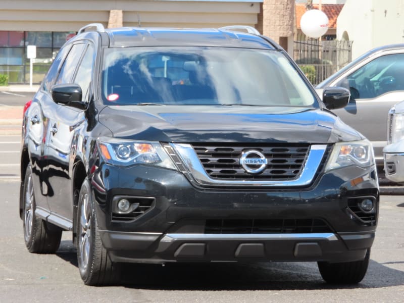 Nissan Pathfinder 2018 price $18,995