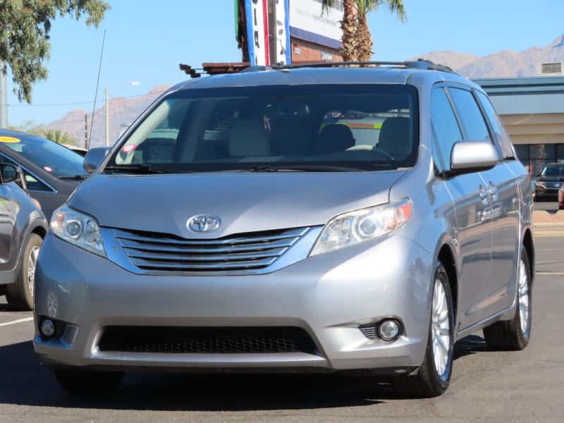 Toyota Sienna 2013 price $15,995