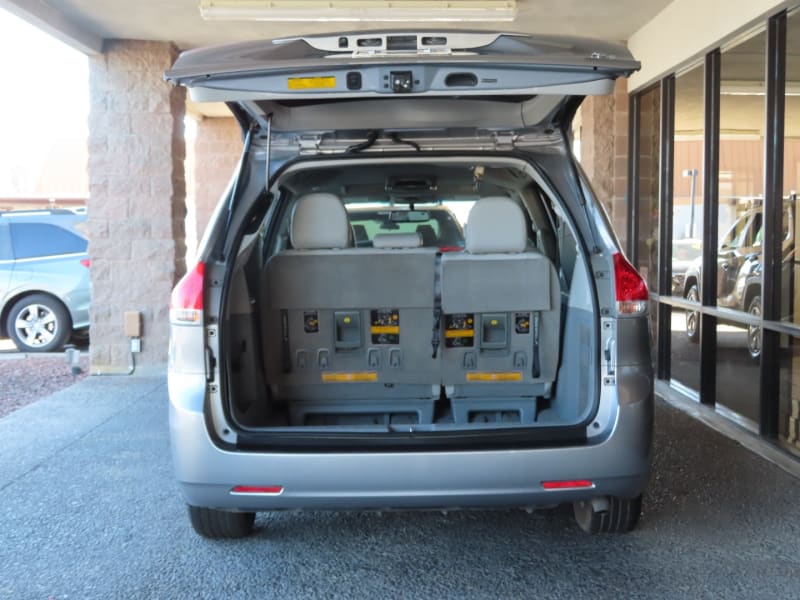 Toyota Sienna 2013 price $16,995