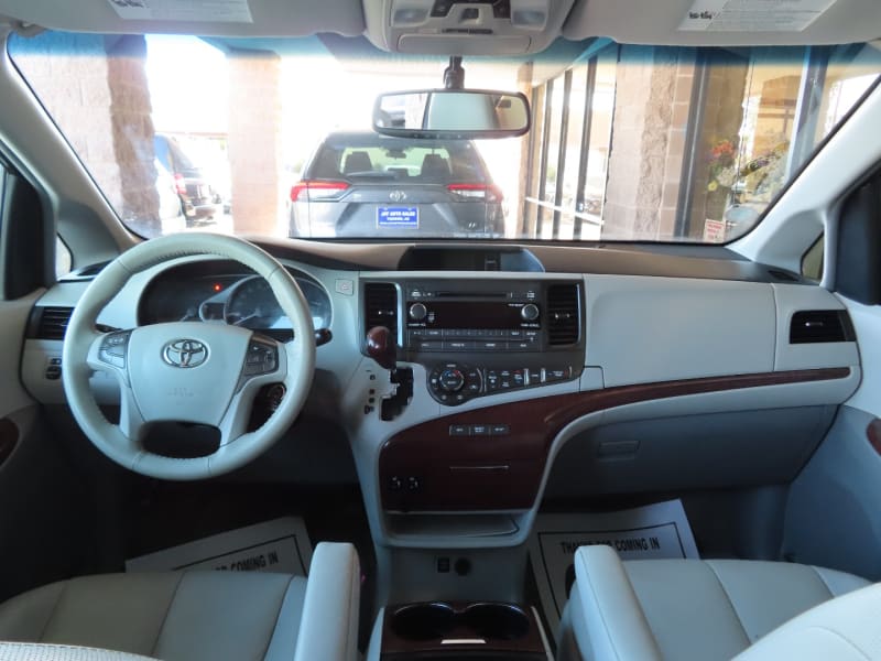 Toyota Sienna 2013 price $15,995