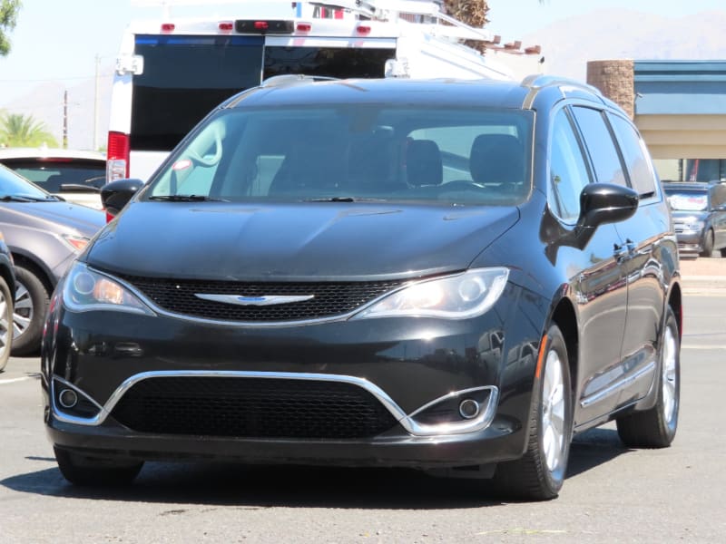 Chrysler Pacifica 2018 price $16,995