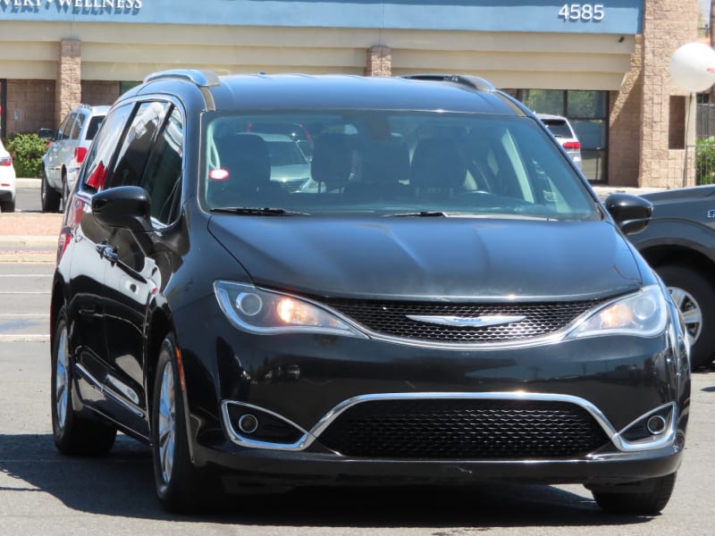 Chrysler Pacifica 2018 price $16,995