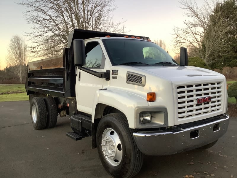 Dump Truck C7500 non CDL 2005 price $52,900