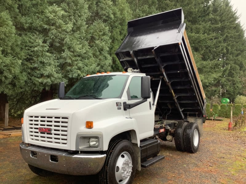 Dump Truck C7500 non CDL 2005 price $52,900